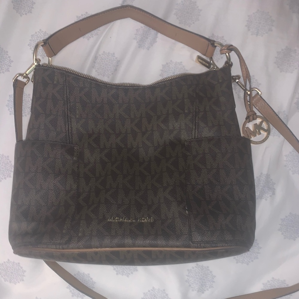 Micheal Kors purse
